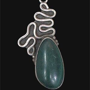 Vintage Artisan Dark Green Stone Pendant Amoeba Brutalist Modernist Wavy Silver